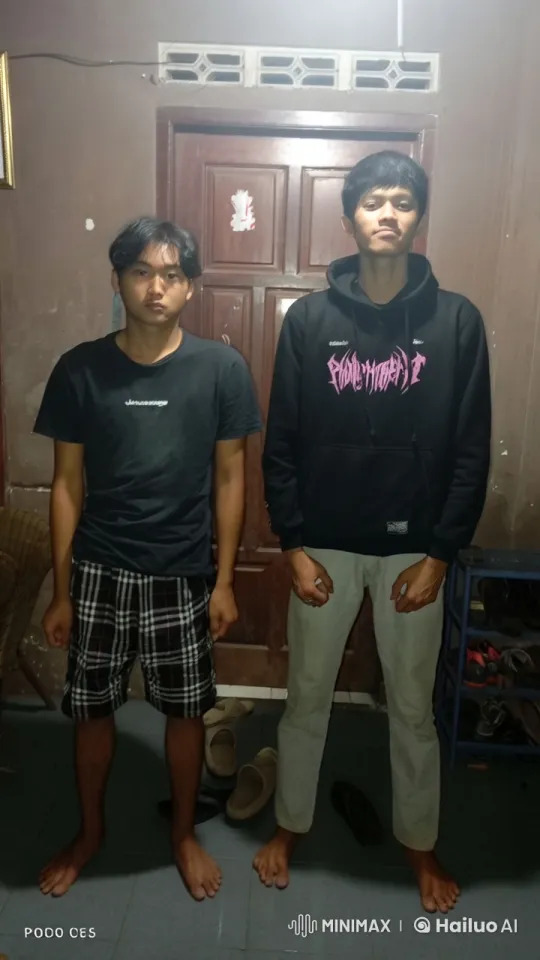 Two Young Men Performing Synchronized Kungfu in Dim Room – AI Generated Video | Hailuo AI
