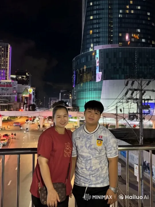 Urban Nightlife Kungfu Display in Live2D Animation – AI Generated Video | Hailuo AI