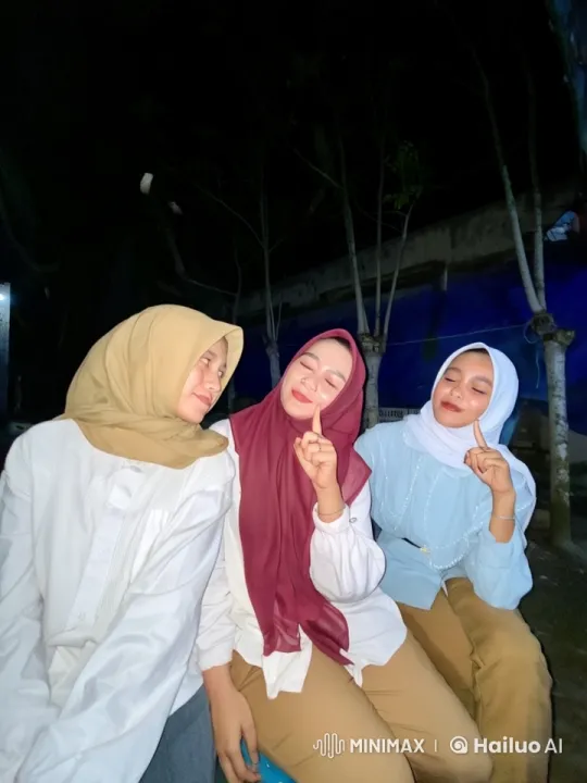 Live2D Animated Kung Fu Fight Among Three Hijab-Wearing Women – AI Generated Video | Hailuo AI