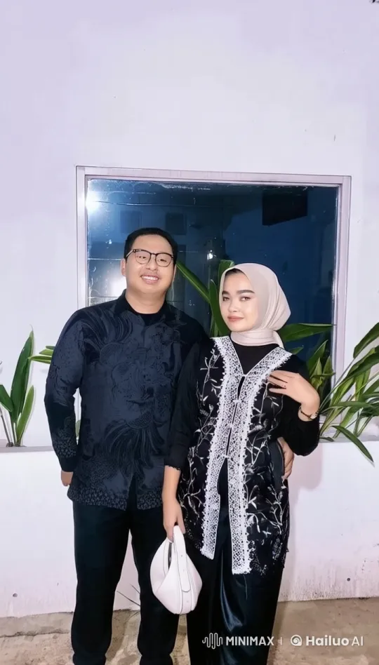 Live2D Animated Couple Practicing Martial Arts – AI Generated Video | Hailuo AI