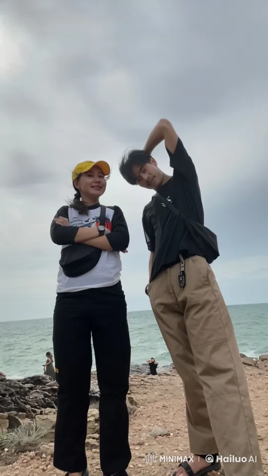 Dynamic Kung Fu Combat on Rocky Shoreline – AI Generated Video | Hailuo AI