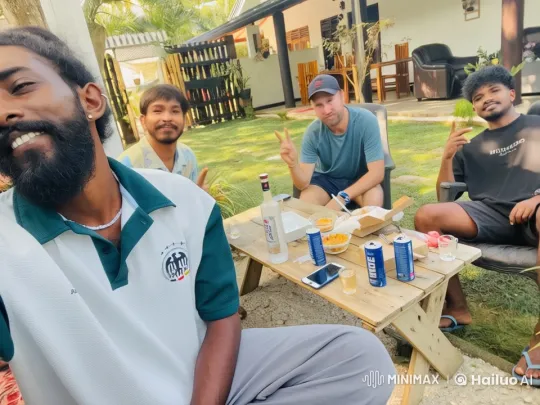 Dynamic Friends Engage in Lively Kung Fu Battle in Serene Setting – AI Generated Video | Hailuo AI