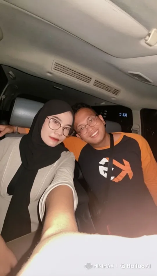 Live2D Kungfu Fight in a Nighttime Car Setting – AI Generated Video | Hailuo AI