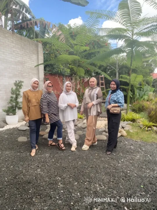 Women Perform Kungfu in Lush Garden Setting – AI Generated Video | Hailuo AI