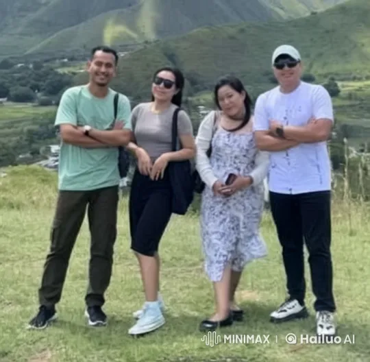 Four Friends Enjoying Kungfu in Scenic Mountains – AI Generated Video | Hailuo AI