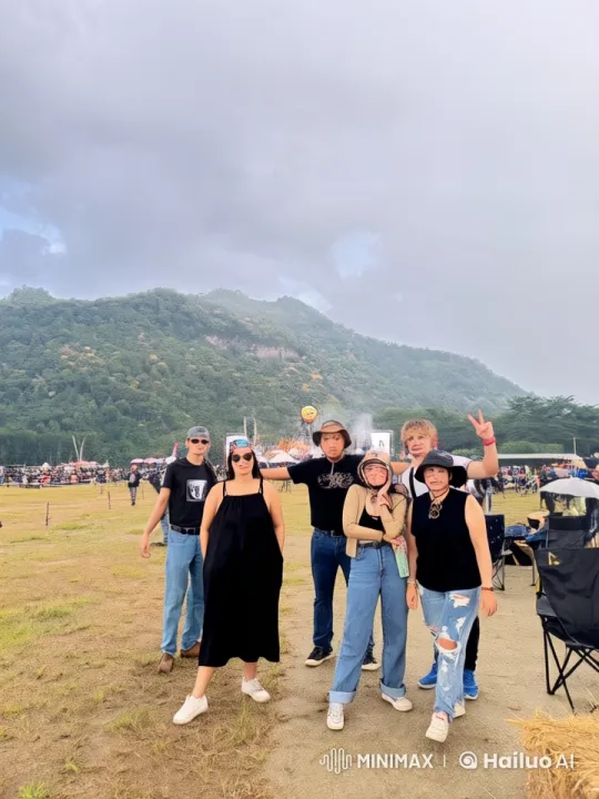 Friends Celebrate Kung Fu Display at Outdoor Festival – AI Generated Video | Hailuo AI
