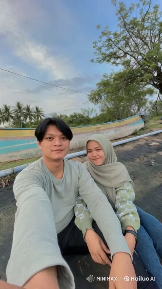 Young Couple Enjoying a Peaceful Moment Outdoors – AI Generated Video | Hailuo AI