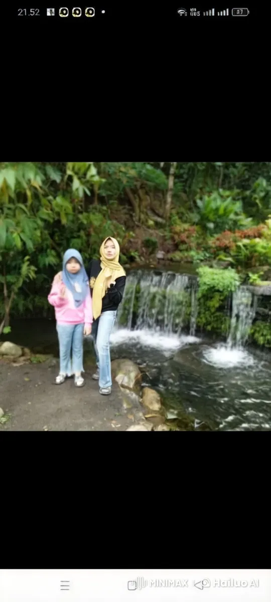 Casual Dressed Individuals Perform Kung Fu in Serene Forest Setting – AI Generated Video | Hailuo AI
