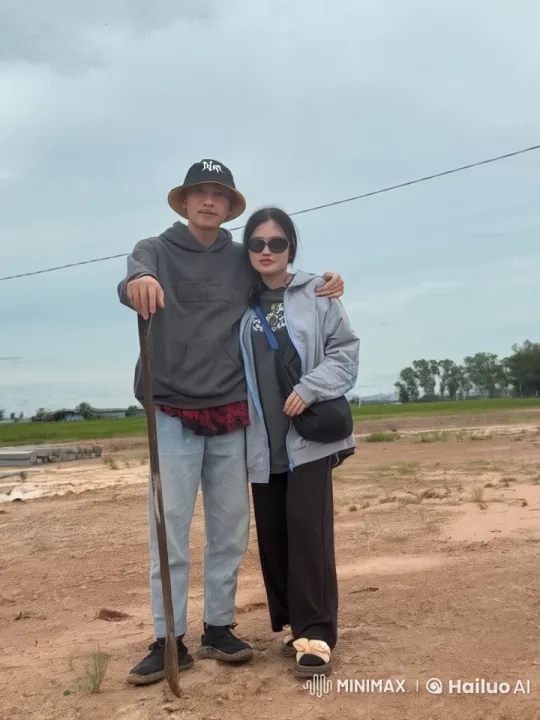 Young Couple Practicing Kung Fu in Rural Setting – AI Generated Video | Hailuo AI