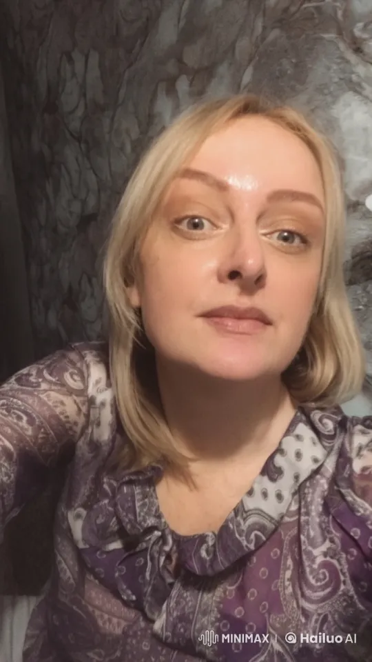 Elegant Woman Reading Architecture Magazine in Upscale Setting – AI Generated Video | Hailuo AI