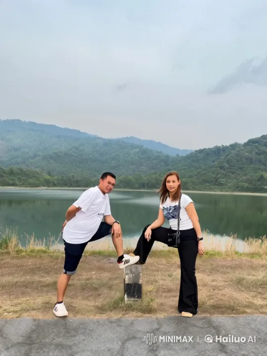 Kung Fu Duel in Scenic Mountain Setting – AI Generated Video | Hailuo AI