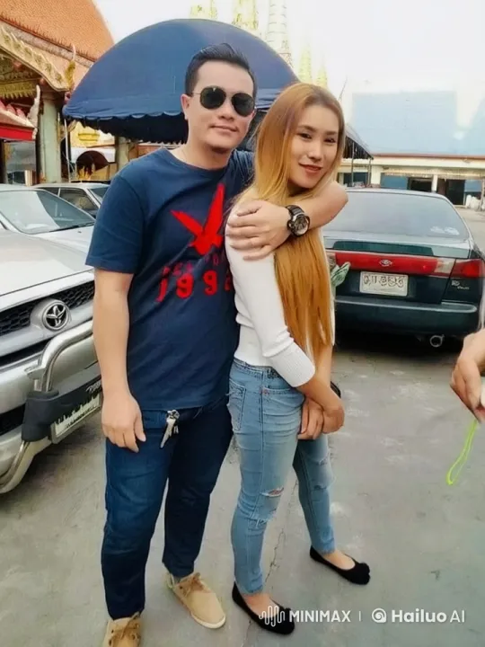 Couple Enjoying Leisure Time in Cultural Setting – AI Generated Video | Hailuo AI