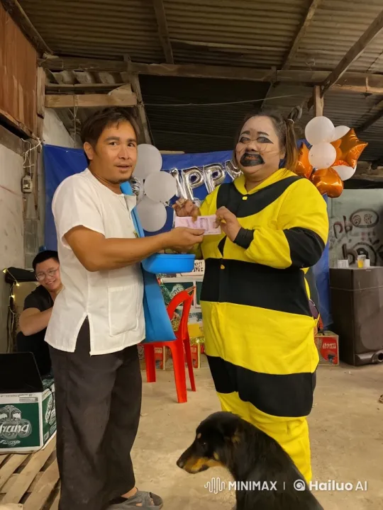 Kung Fu Bee Costume Performance at Birthday Celebration – AI Generated Video | Hailuo AI