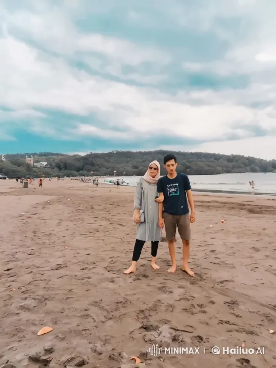 Live2D Animated Kungfu Combat on a Serene Beach – AI Generated Video | Hailuo AI