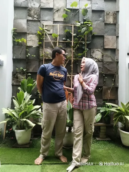 Couple Playfully Fights in Garden Setting – AI Generated Video | Hailuo AI