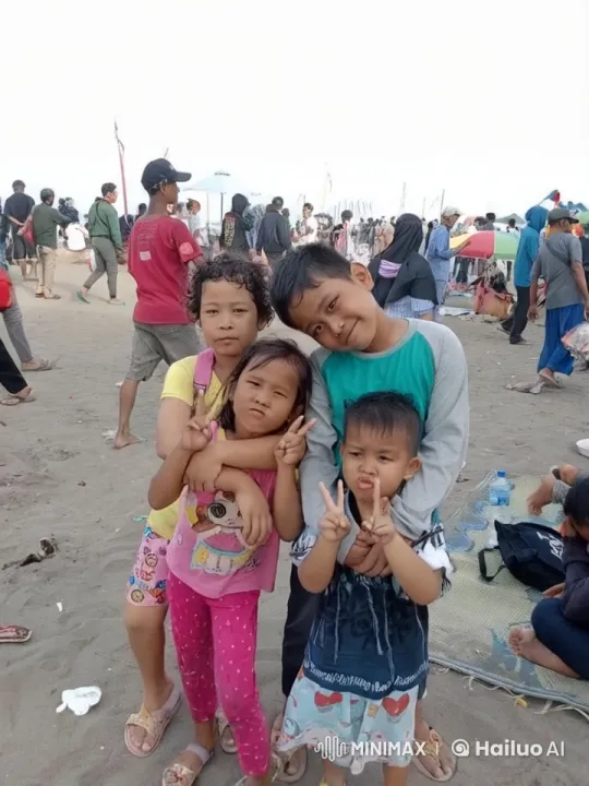 Children Play Kung Fu on Bustling Beach – AI Generated Video | Hailuo AI
