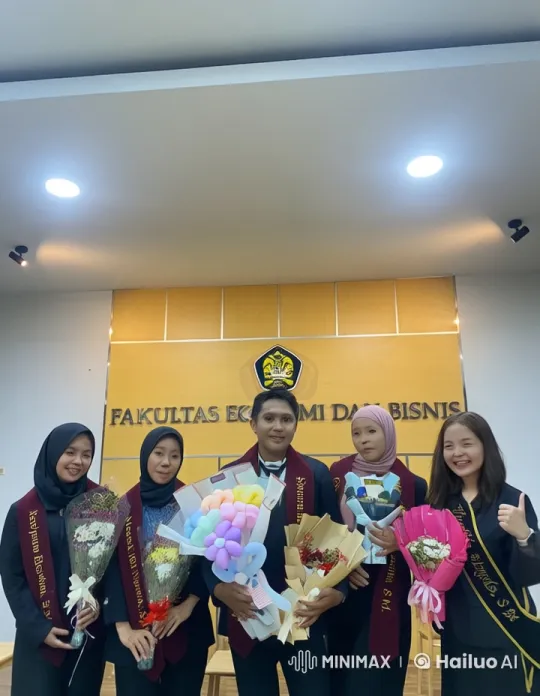 Graduates Celebrate Achievements with Martial Arts Display – AI Generated Video | Hailuo AI