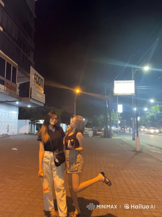 Dynamic Kung Fu Duo in Animated Night Street Fight – AI Generated Video | Hailuo AI