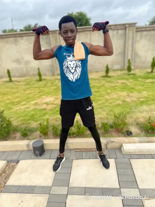 Muscular Man Flexing in Garden Scene – AI Generated Video | Hailuo AI