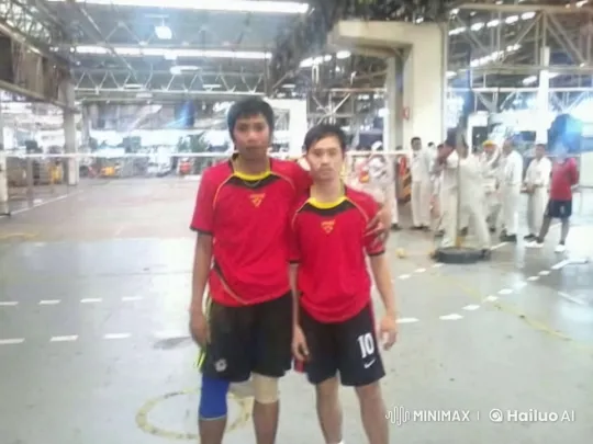 Impromptu Kung Fu Session in Industrial Hall – AI Generated Video | Hailuo AI