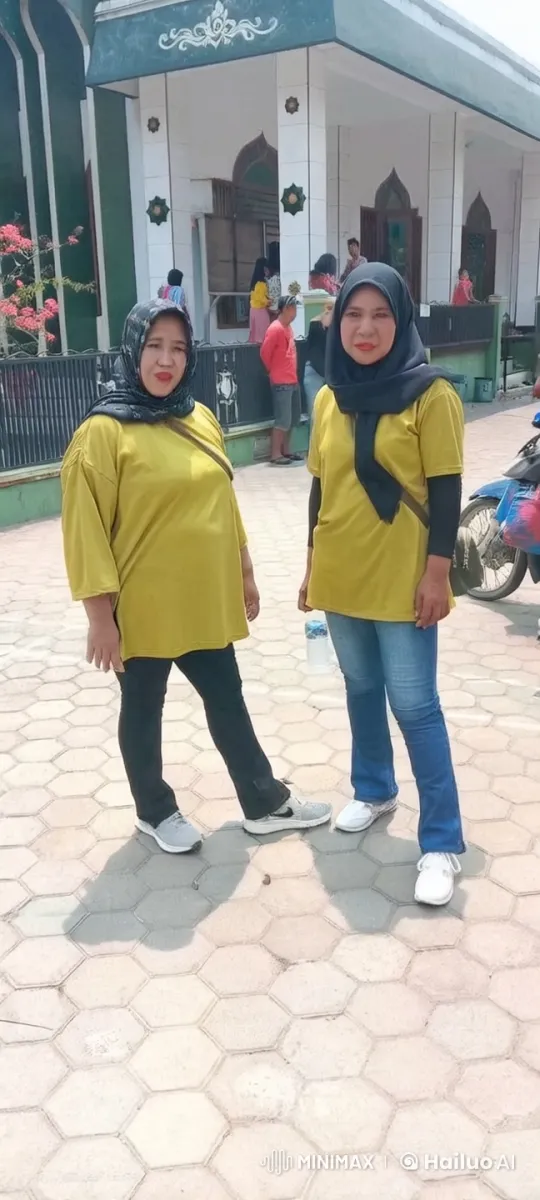 Women in Yellow Practice Impressive Kungfu Skills – AI Generated Video | Hailuo AI