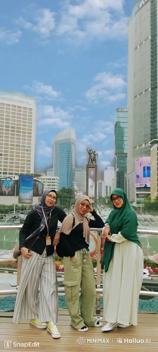Stylish Women Perform Synchronized Dance in Cityscape – AI Generated Video | Hailuo AI