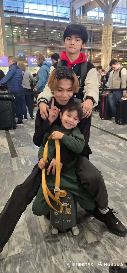 Live2D Animated Short: Martial Arts Trio in Airport – AI Generated Video | Hailuo AI