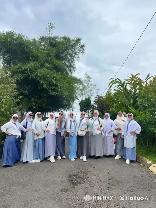 Group Performs Energetic Kung Fu in Lush Surroundings – AI Generated Video | Hailuo AI