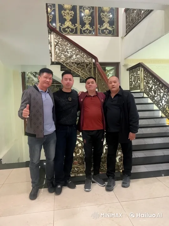 Martial Artists Showcase Kung Fu on Grand Staircase – AI Generated Video | Hailuo AI