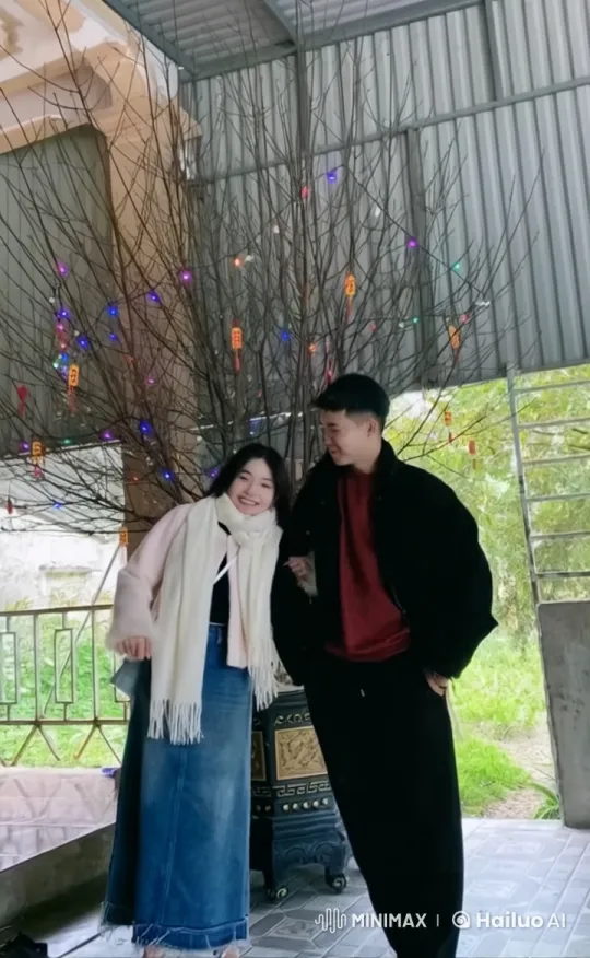 Couple Shares Intimate Moment Under Festive Lights – AI Generated Video | Hailuo AI