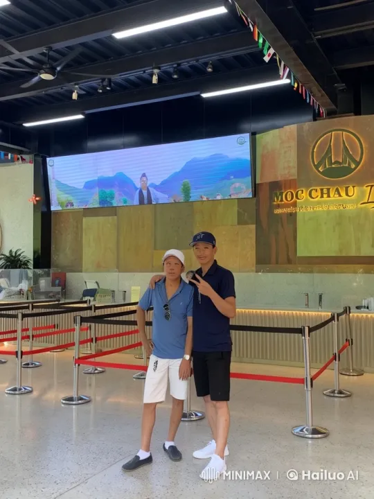 Kung Fu Demonstration in Modern Resort Setting – AI Generated Video | Hailuo AI