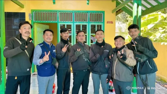 Seven Men Demonstrate Kungfu in Front of Yellow Building – AI Generated Video | Hailuo AI