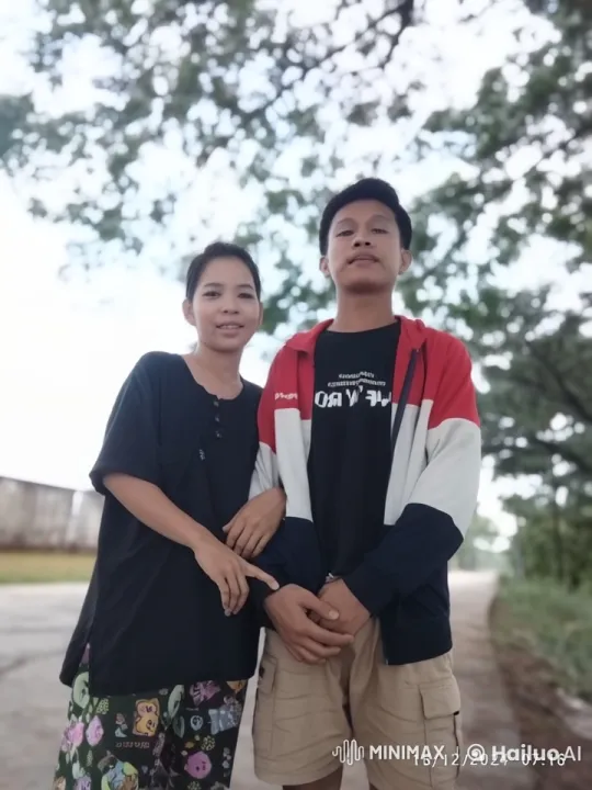 Live2D Animated Kungfu Couple Showcases Mastery in Outdoor Setting – AI Generated Video | Hailuo AI