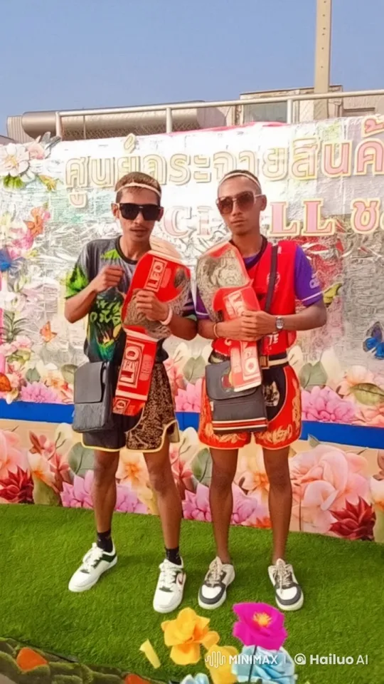 Sibling Rivalry in Playful Muay Thai Exchange – AI Generated Video | Hailuo AI