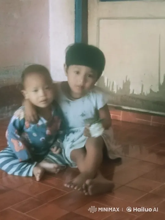 Children's Playful Kung Fu Sparring in a Modest Room – AI Generated Video | Hailuo AI