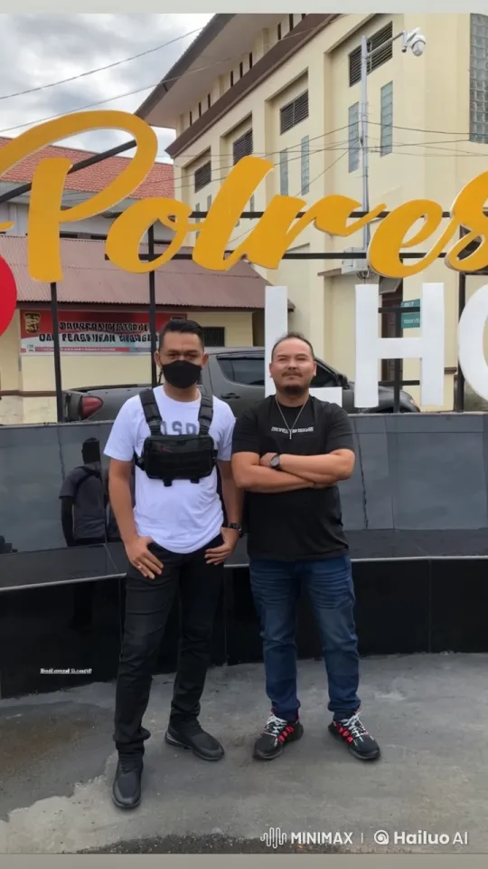 Intense Kung Fu Battle in Front of Polres Building – AI Generated Video | Hailuo AI