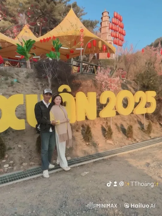 Festive Martial Arts Display in Vibrant Live2D Festival Scene – AI Generated Video | Hailuo AI