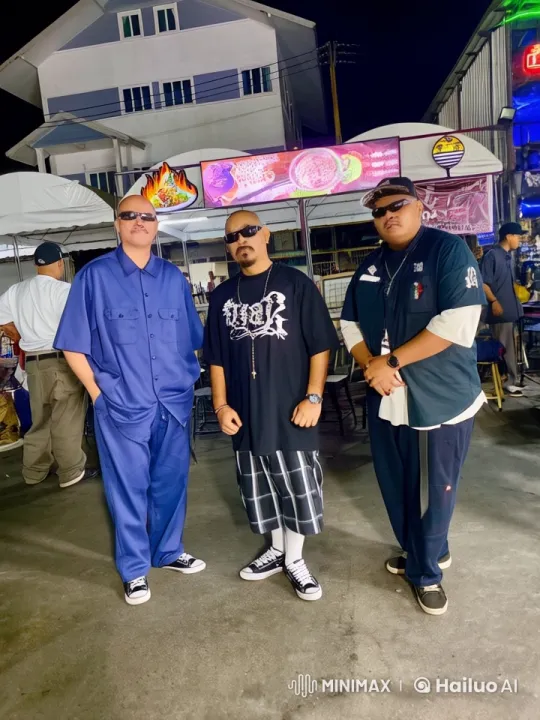 Night Market Kung Fu Showdown in Live2D Animation – AI Generated Video | Hailuo AI