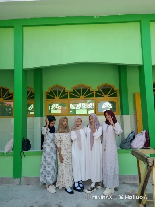 Live2D Animation: Hijabi Women Practicing Kungfu in Front of a Building – AI Generated Video | Hailuo AI