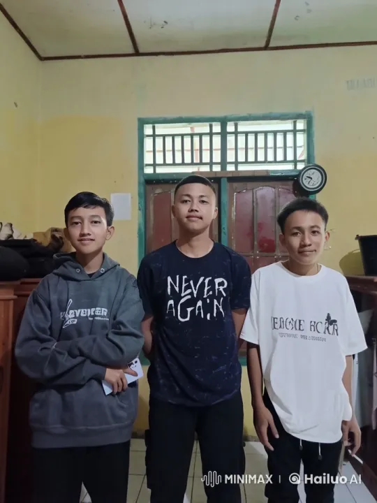 Young Kungfu Trio Showcases Skills in Dynamic Training Session – AI Generated Video | Hailuo AI