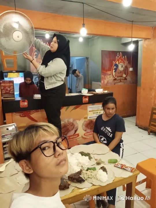 Live2D Animated Restaurant Kungfu Battle – AI Generated Video | Hailuo AI