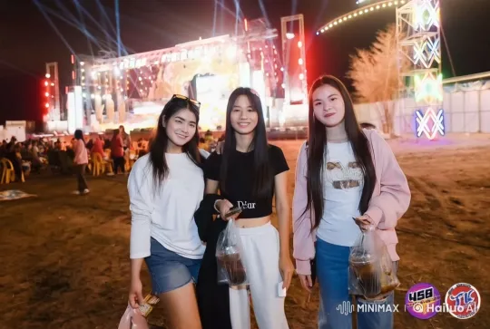 Young Women Perform Intense Kungfu at Night Event – AI Generated Video | Hailuo AI