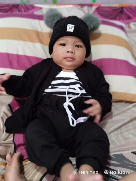 Baby's Joyful Kung Fu Jumping Antics – AI Generated Video | Hailuo AI