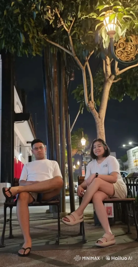 Urban Kungfu Battle in Nighttime Street Setting – AI Generated Video | Hailuo AI