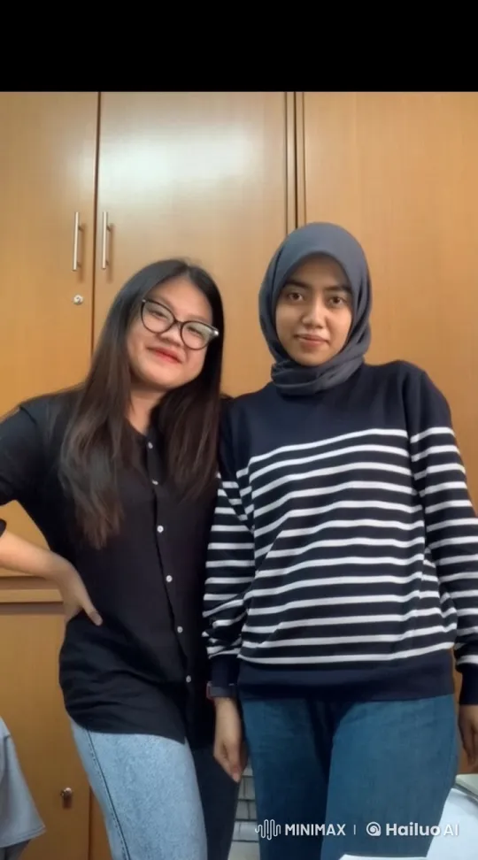Two Women Showcase Different Chinese Martial Arts Styles in Live2D Animation – AI Generated Video | Hailuo AI
