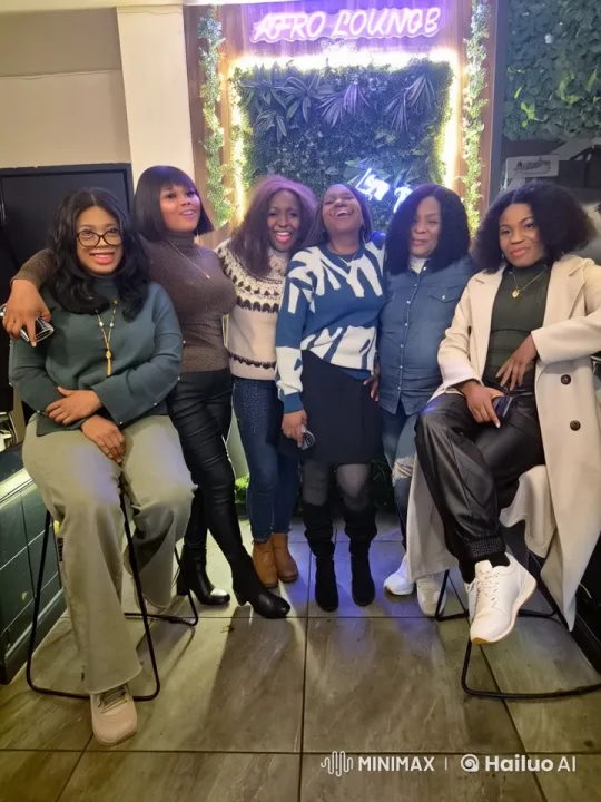 AFRO LOUNGE: Dynamic Women's Martial Arts Display – AI Generated Video | Hailuo AI