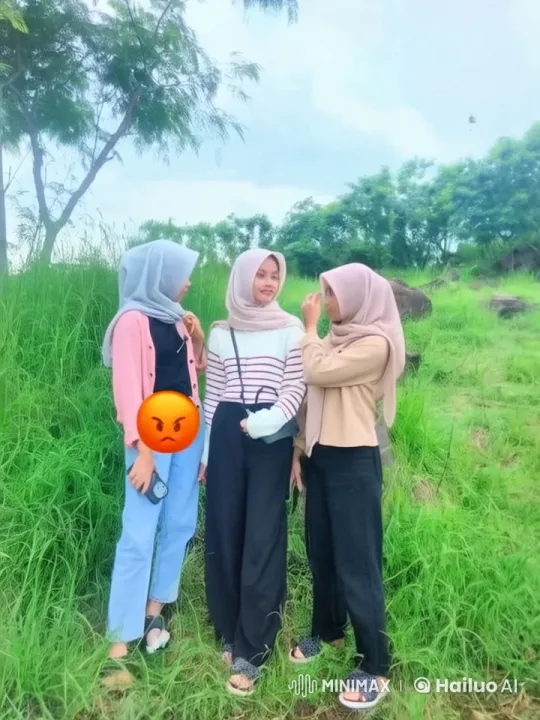 Three Girls in Kungfu Battle in Live2D Animation – AI Generated Video | Hailuo AI