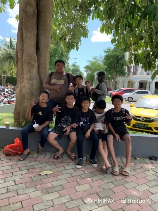 Children Display Impressive Kungfu Skills in Animated Park Setting – AI Generated Video | Hailuo AI