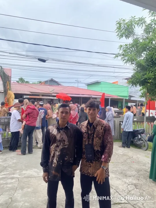Traditional Attire Kungfu Fight at Bustling Event – AI Generated Video | Hailuo AI