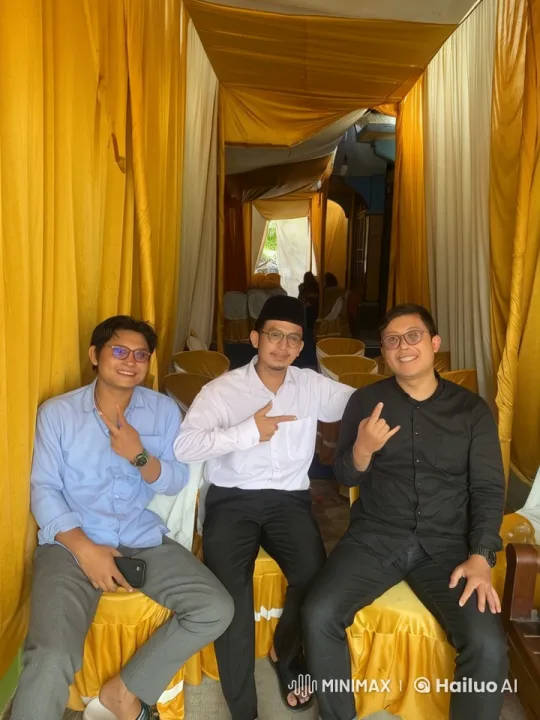 Animated Men Interact in Golden Interior – AI Generated Video | Hailuo AI